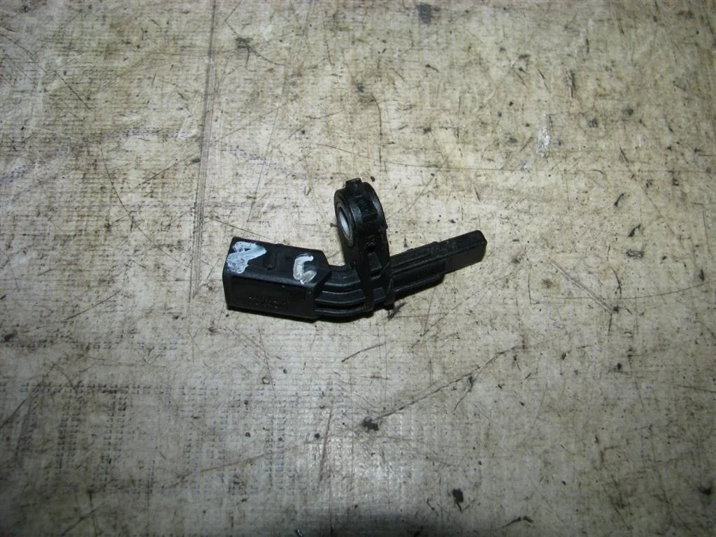 датчик abs VW Tiguan 2007-2011 L -