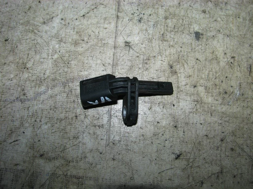 датчик abs VW Tiguan 2007-2011 R -