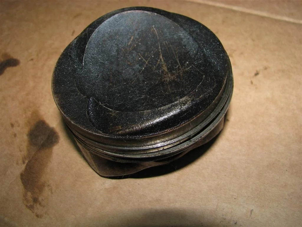 поршень VW Passat (B6) 2005-2010 - -