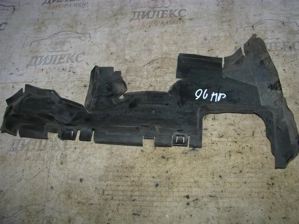 воздуховод радиатора Audi A4 (B8) 2007-2015 R -