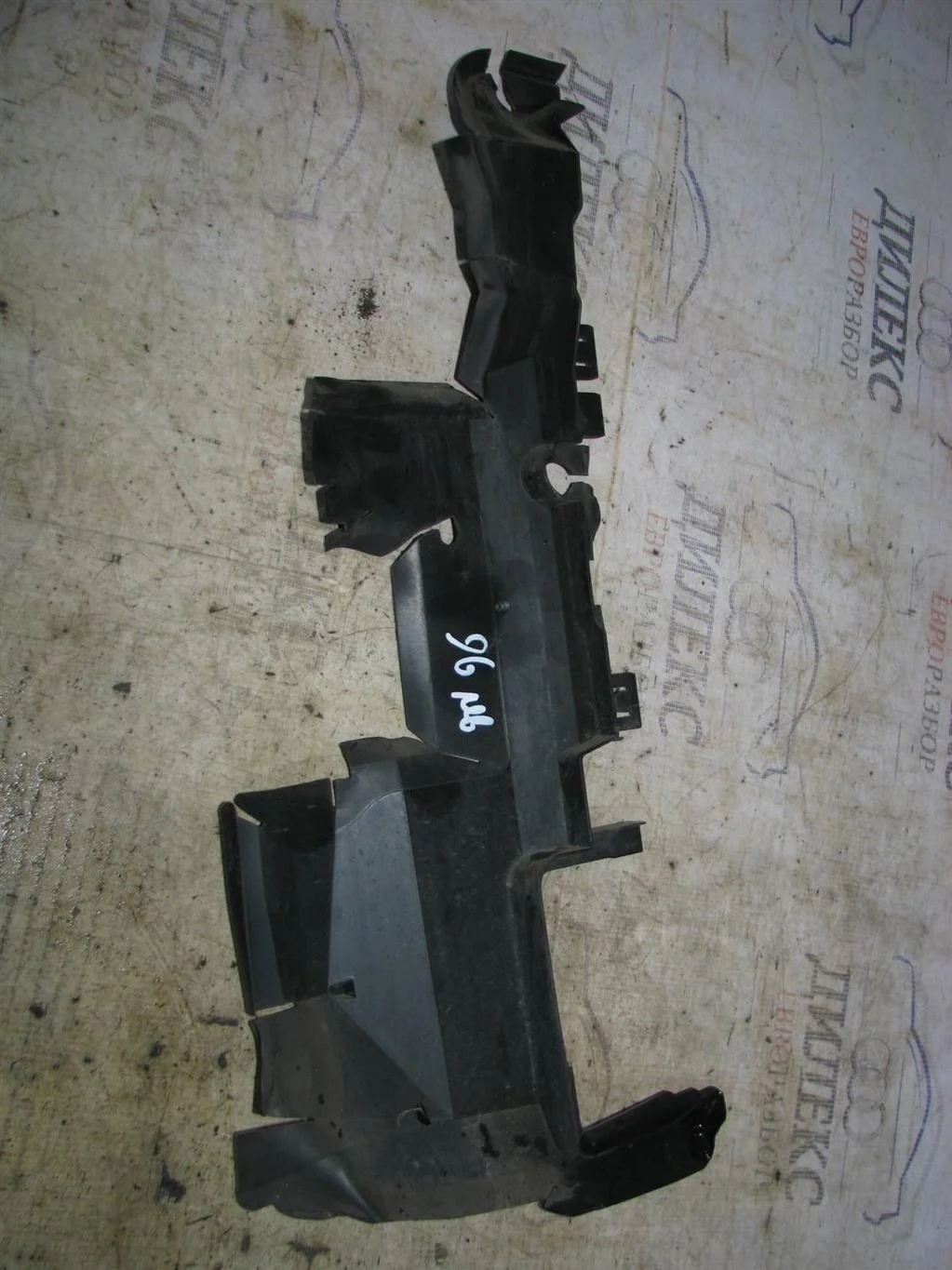 воздуховод радиатора Audi A4 (B8) 2007-2015 L -