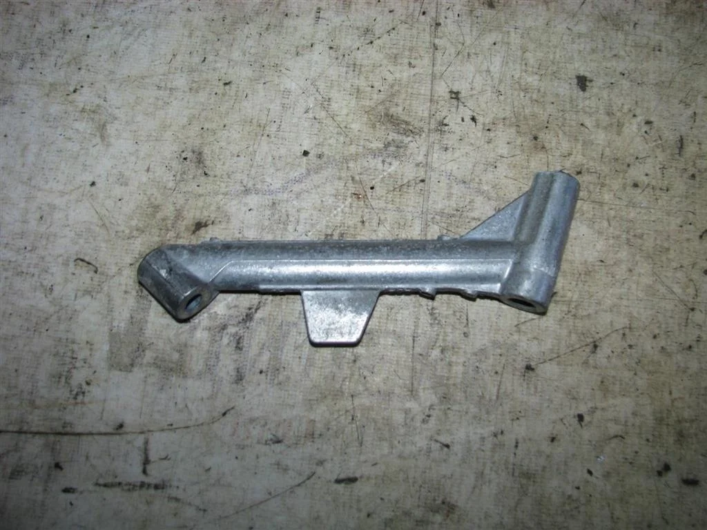 кронштейн Audi A4 (B8) 2007-2015 - -