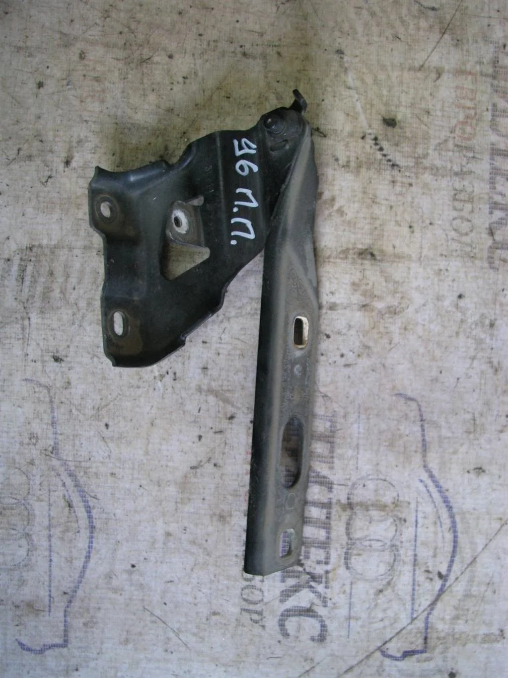 петля капота Audi A4 (B8) 2007-2015 R -