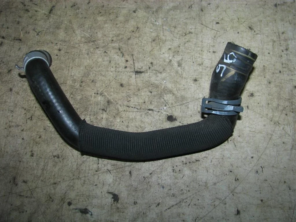 патрубок Audi A4 (B8) 2007-2015 - -