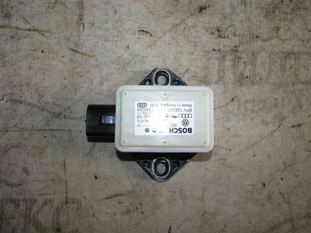 датчик ускорения Audi A4 (B8) 2007-2015 - -