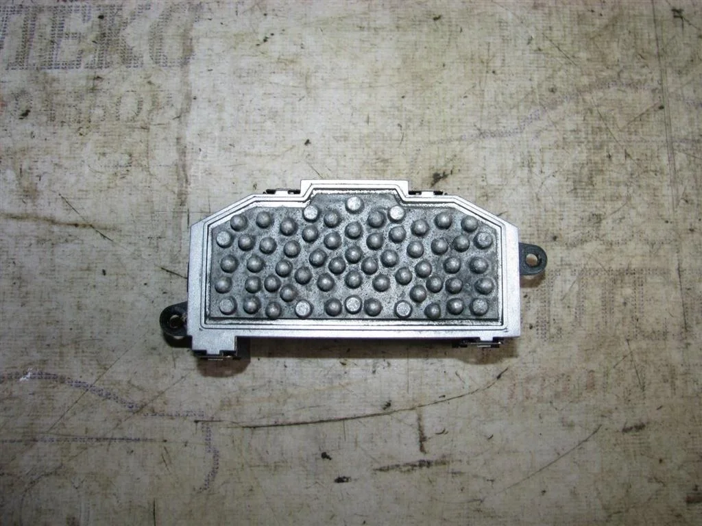 резистор отопителя Audi A4 (B8) 2007-2015 - -