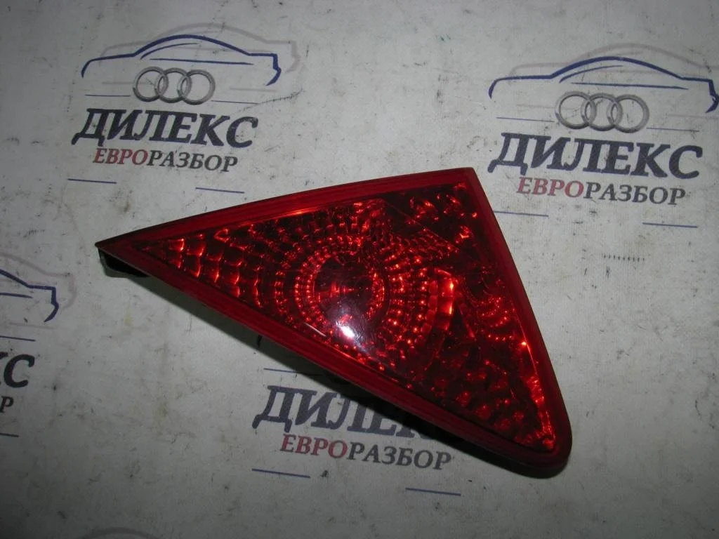 фонарь внутренний Peugeot 3008 2010-2016 R R