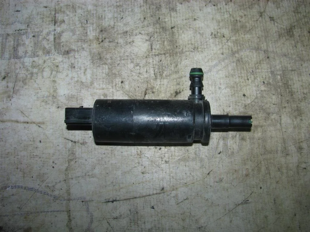 насос омывателя фар VW Tiguan 2007-2011 - -