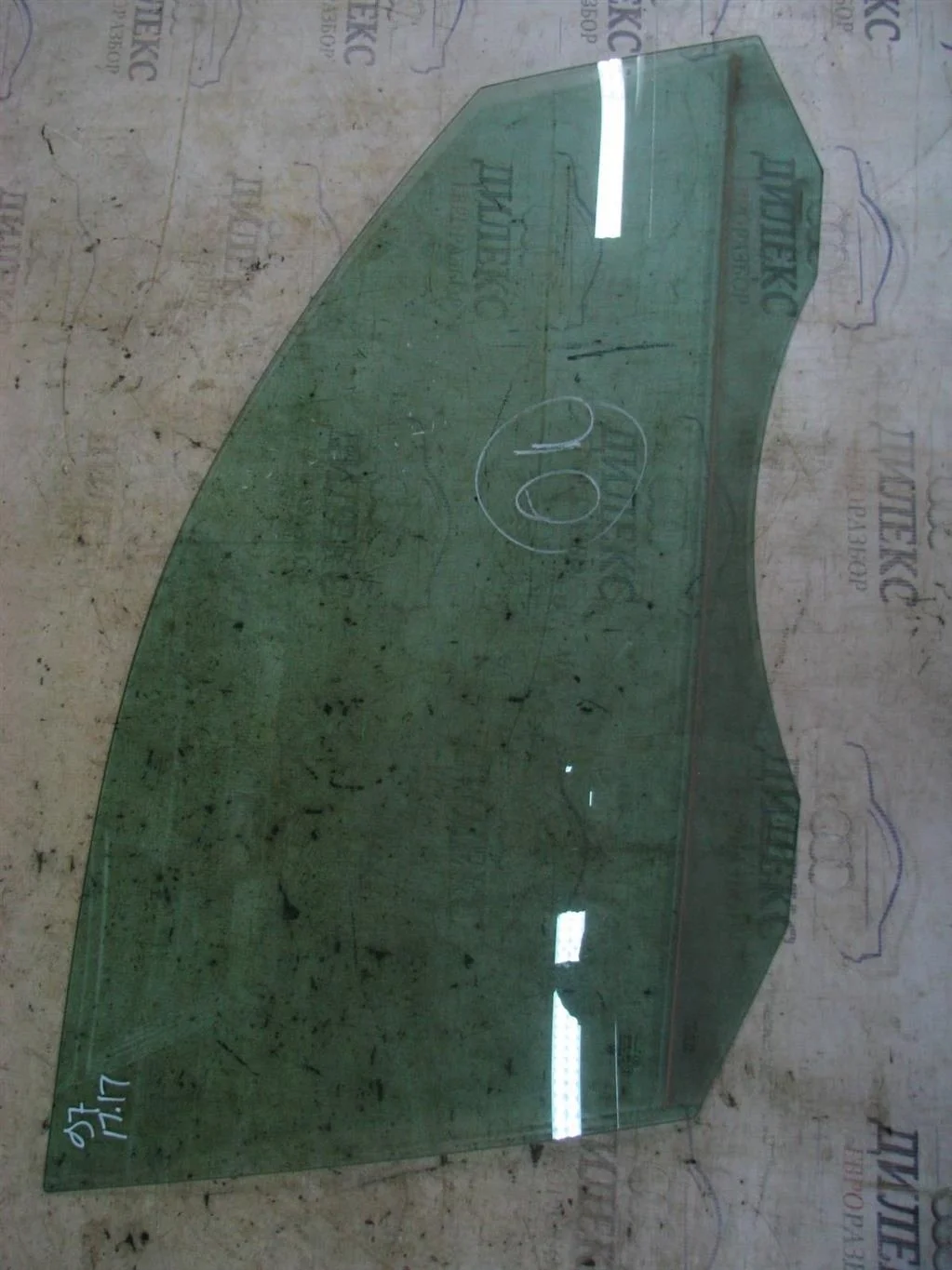 стекло двери VW Tiguan 2007-2011 R F