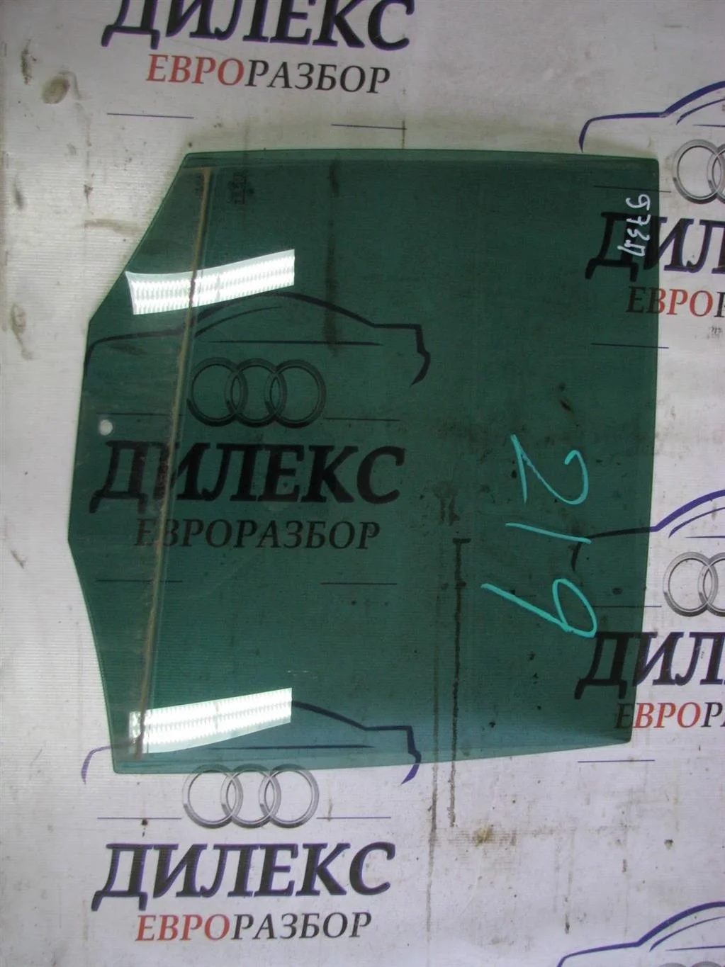 стекло двери VW Tiguan 2007-2011 R R