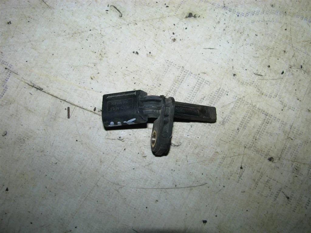 датчик abs VW Tiguan 2007-2011 R -