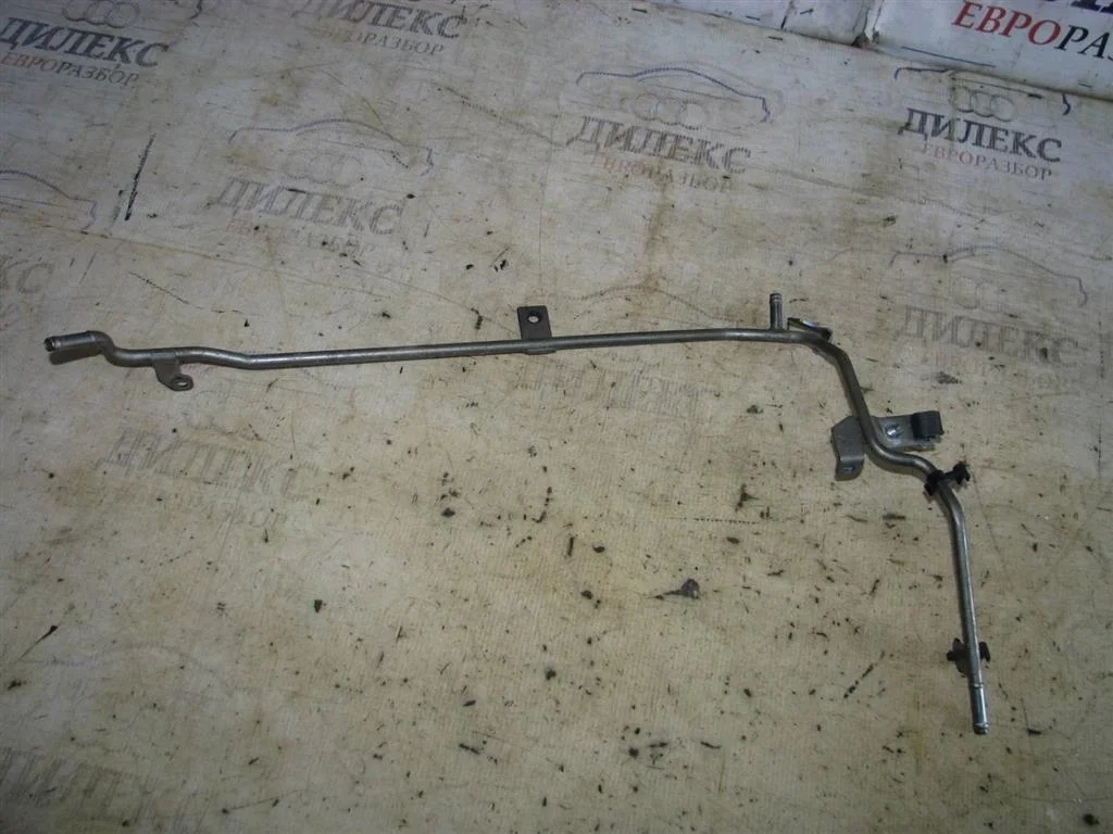 трубка системы охлаждения VW Tiguan 2007-2011 - -