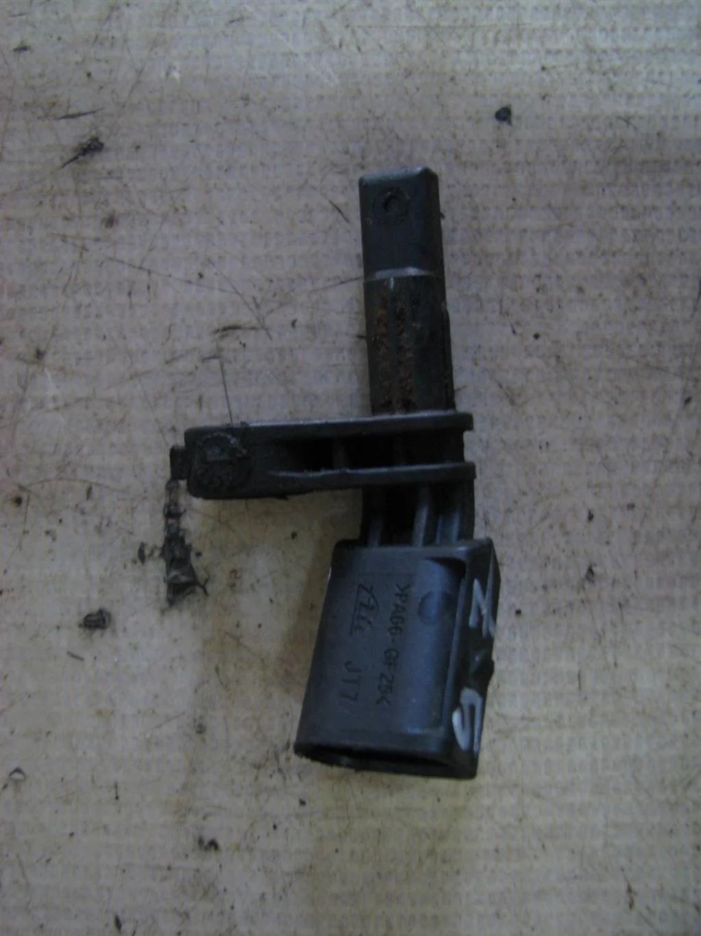 датчик abs VW Tiguan 2007-2011 R -