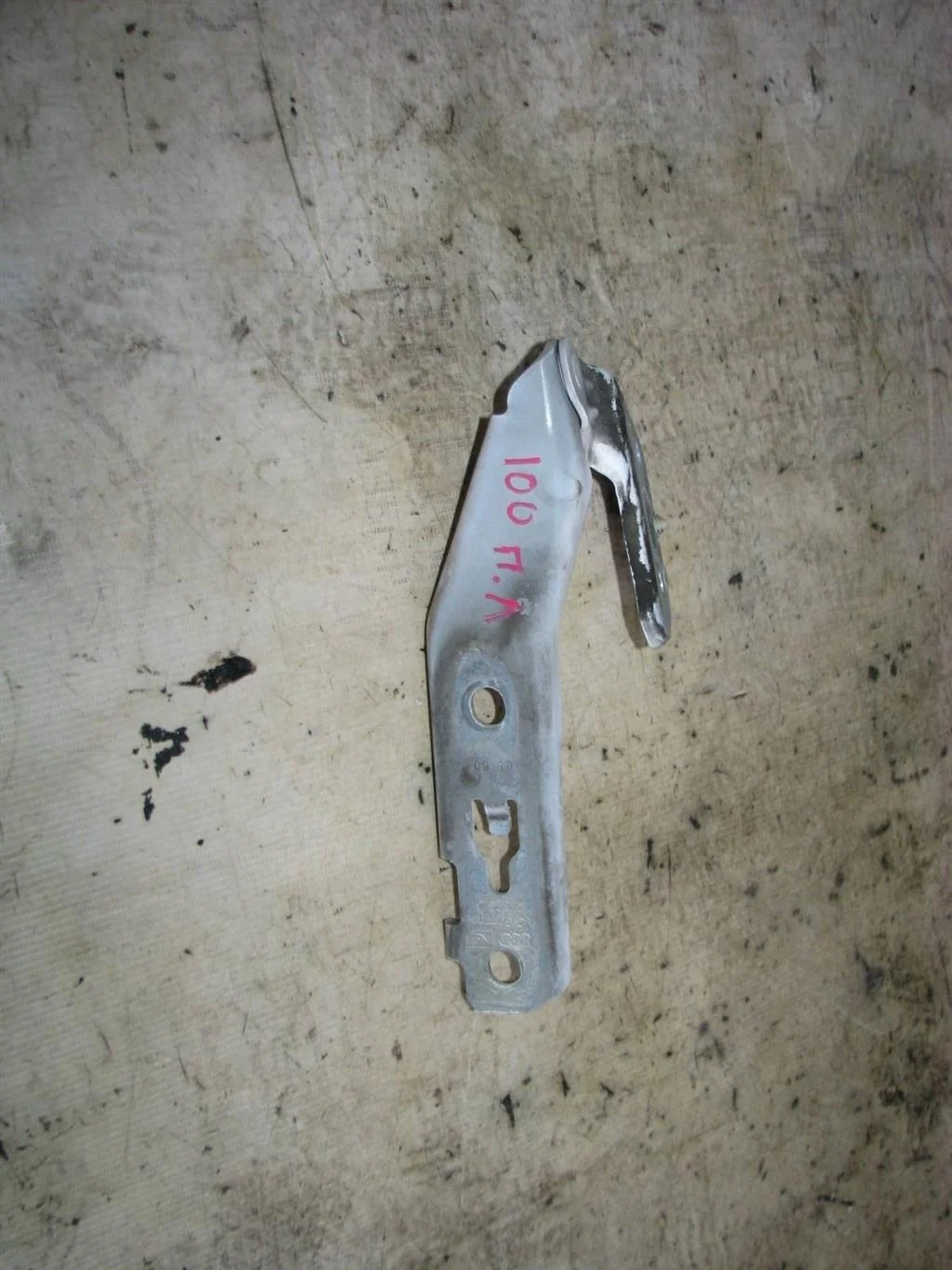 петля капота Audi A6 (C6 4F) 2004-2011 L -