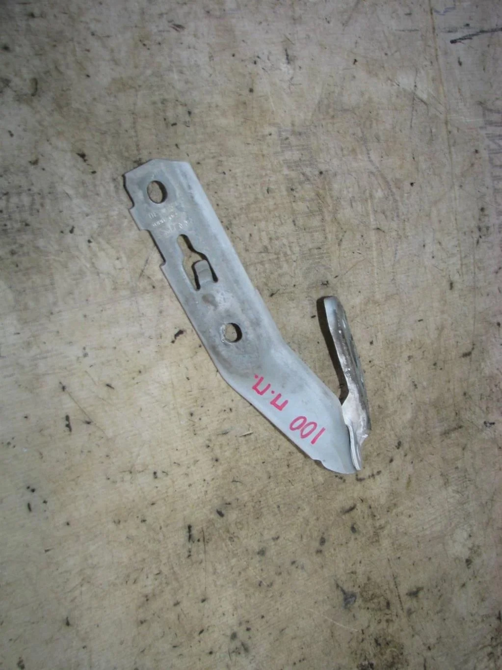 петля капота Audi A6 (C6 4F) 2004-2011 R -