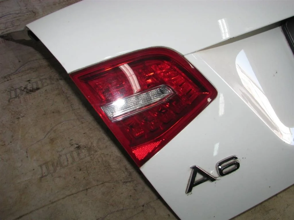 фонарь внутренний Audi A6 (C6 4F) 2004-2011 L R