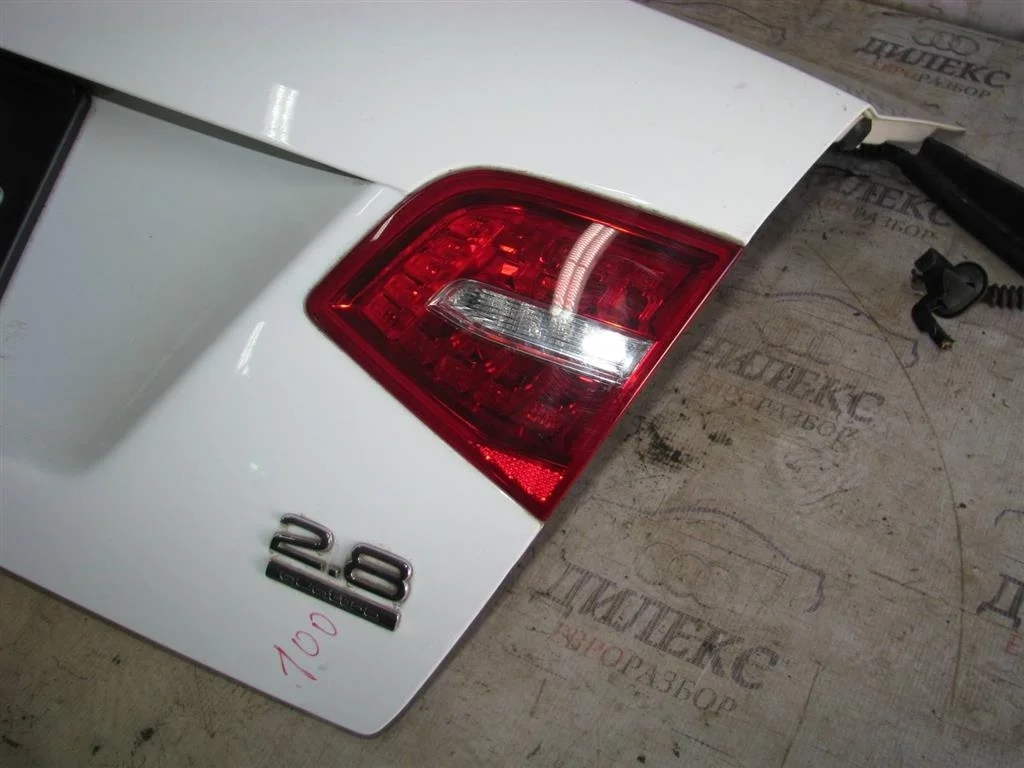 фонарь внутренний Audi A6 (C6 4F) 2004-2011 R R