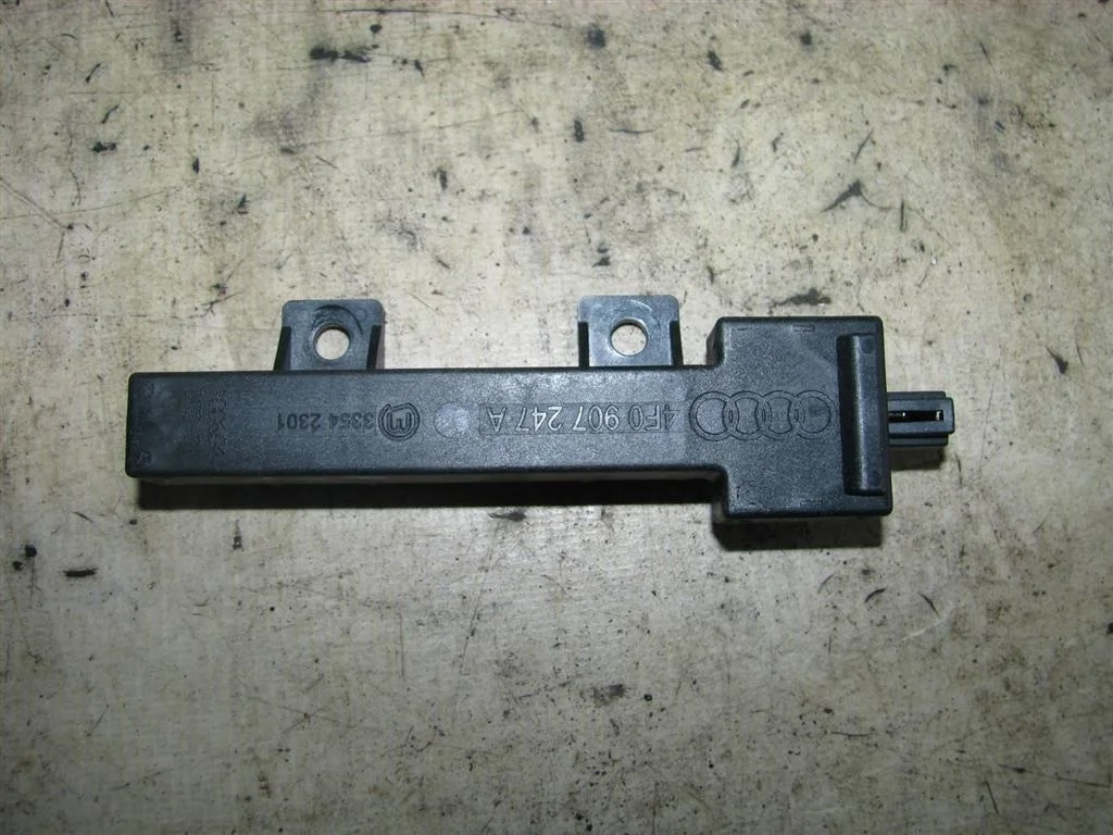 антенна Audi A6 (C6 4F) 2004-2011 - -