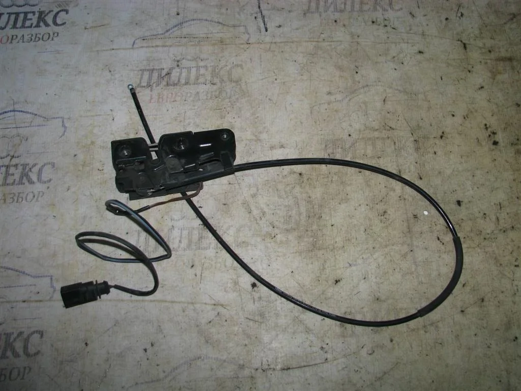 замок капота Audi A3 (8PA) 2004-2013 - -
