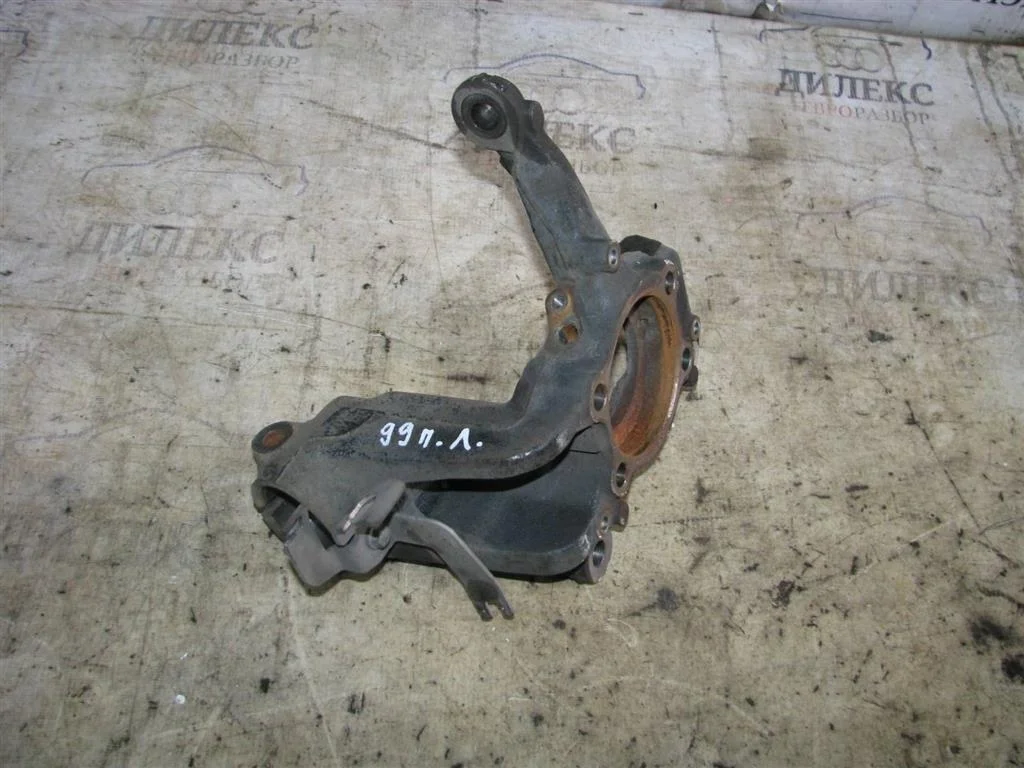 кулак поворотный Audi A3 (8PA) 2004-2013 L F