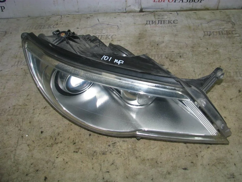 фара VW Tiguan 2007-2011 R -