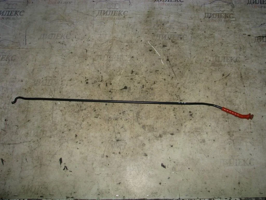 держатель капота VW Tiguan 2007-2011 - -