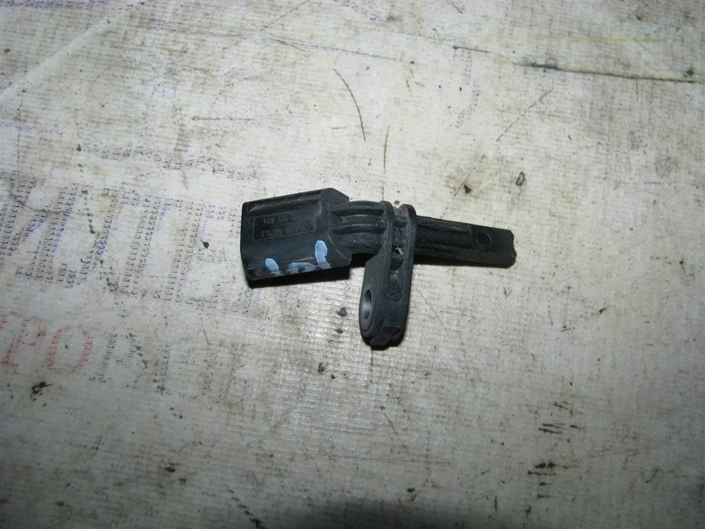 датчик abs VW Tiguan 2007-2011 R -