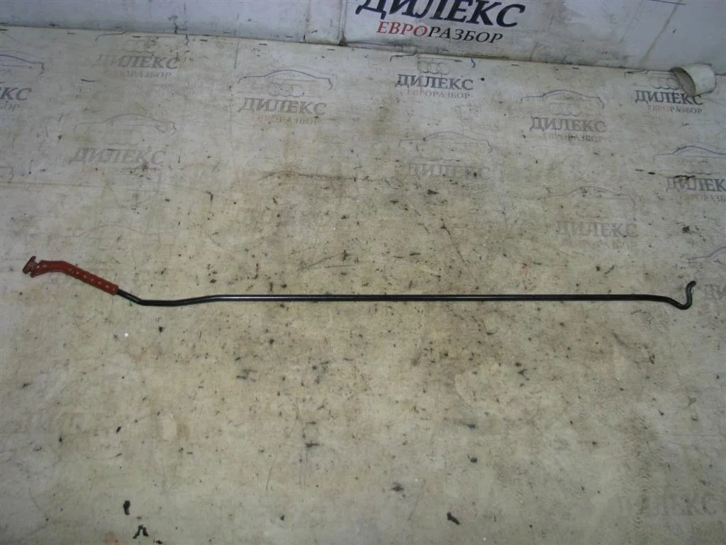 держатель капота VW Tiguan 2007-2011 - -