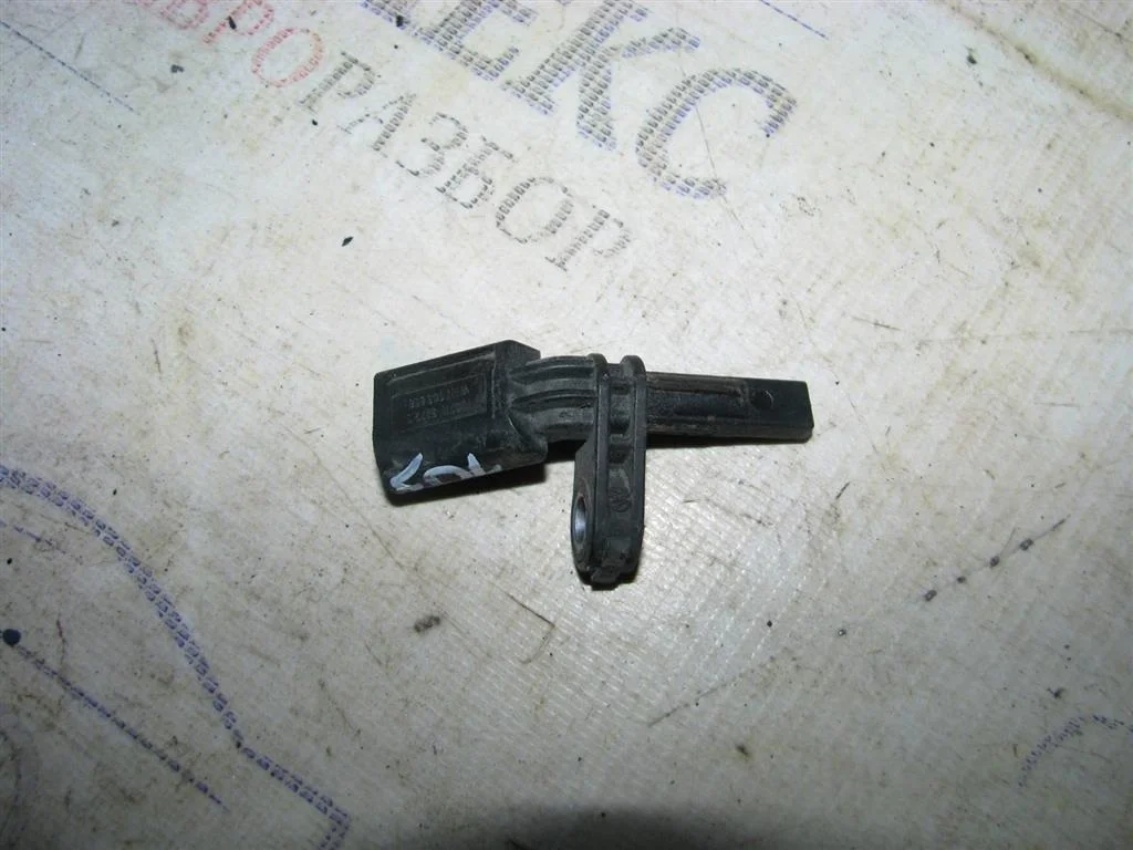 датчик abs VW Tiguan 2007-2011 R -