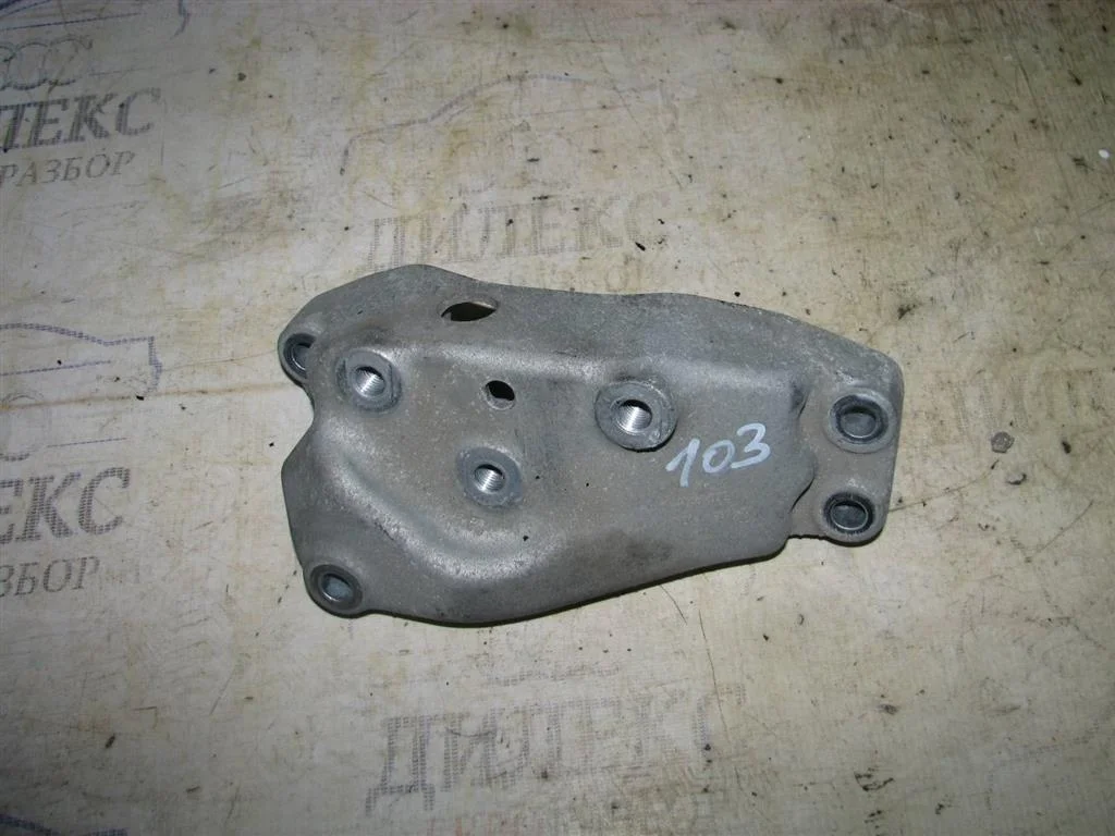 кронштейн акпп VW Tiguan 2007-2011 L -