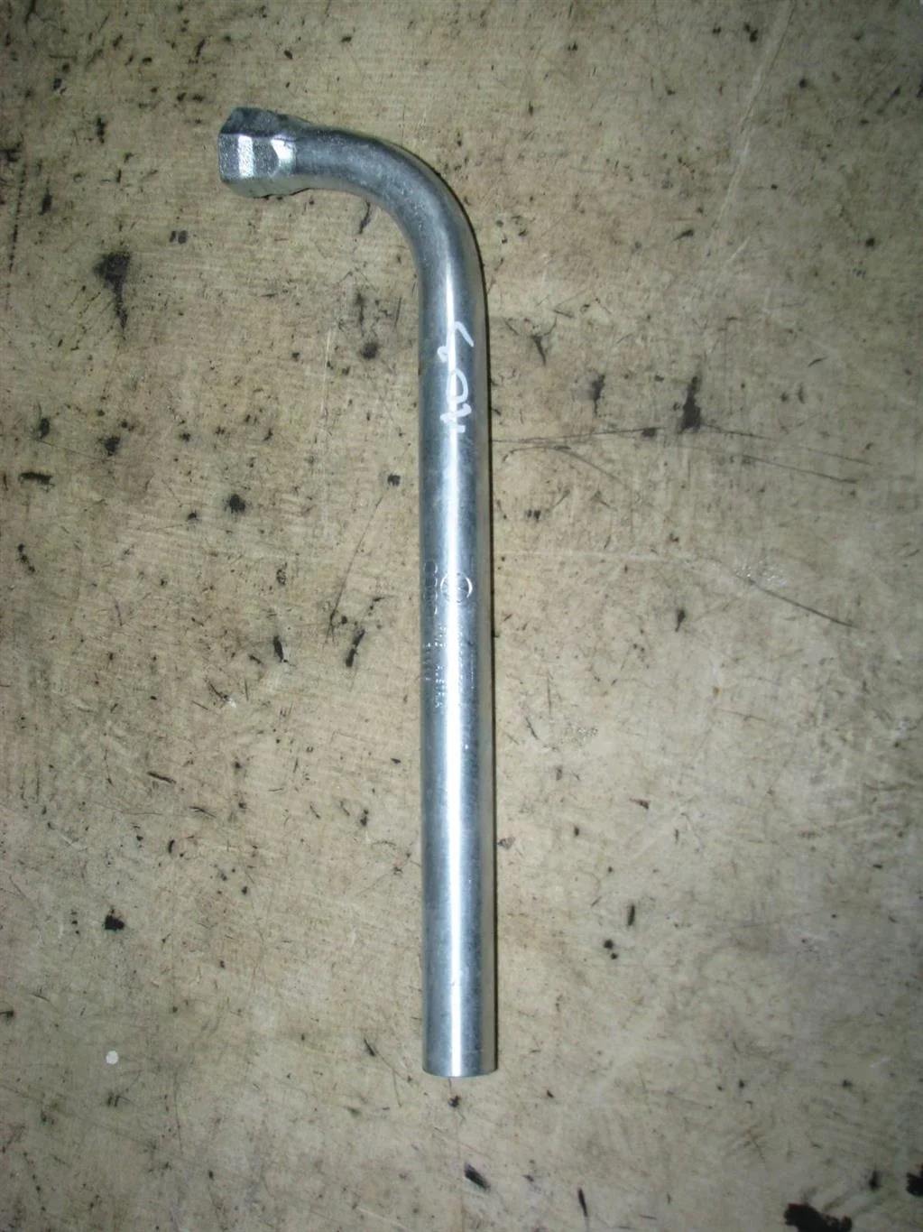 ключ баллонный VW Tiguan 2007-2011 - -