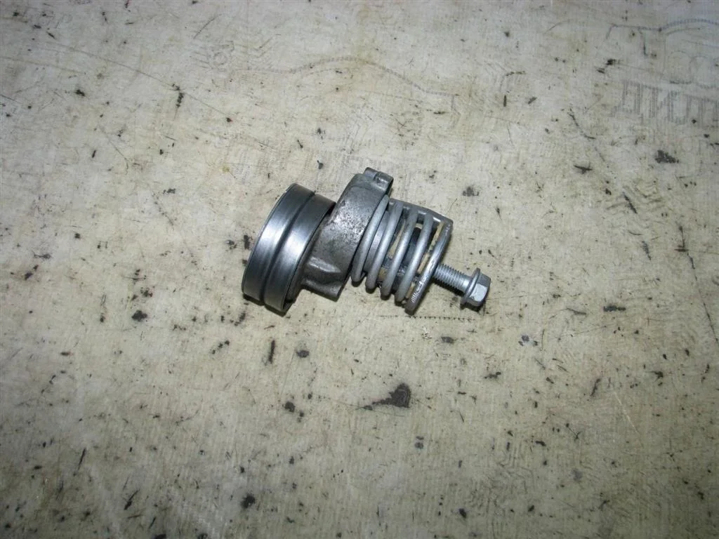 ролик-натяжитель ручейкового ремня VW Passat (B7) 2011-2015 - -