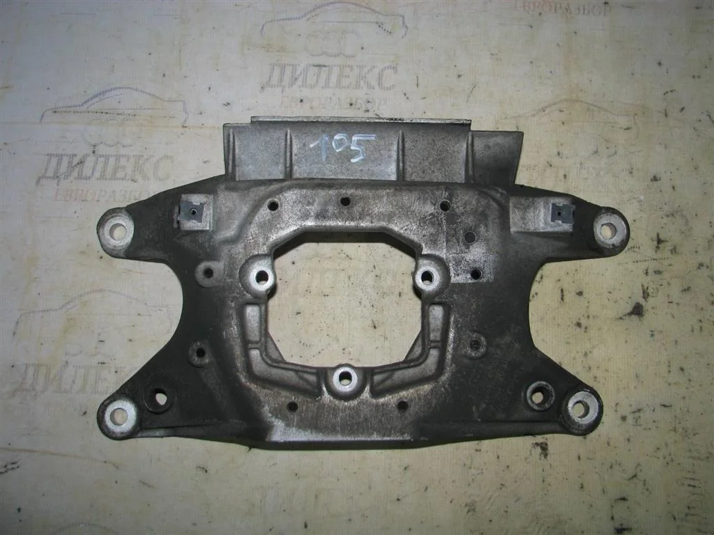 кронштейн опоры кпп Audi A5 /S5 Coupe/Sportback - -