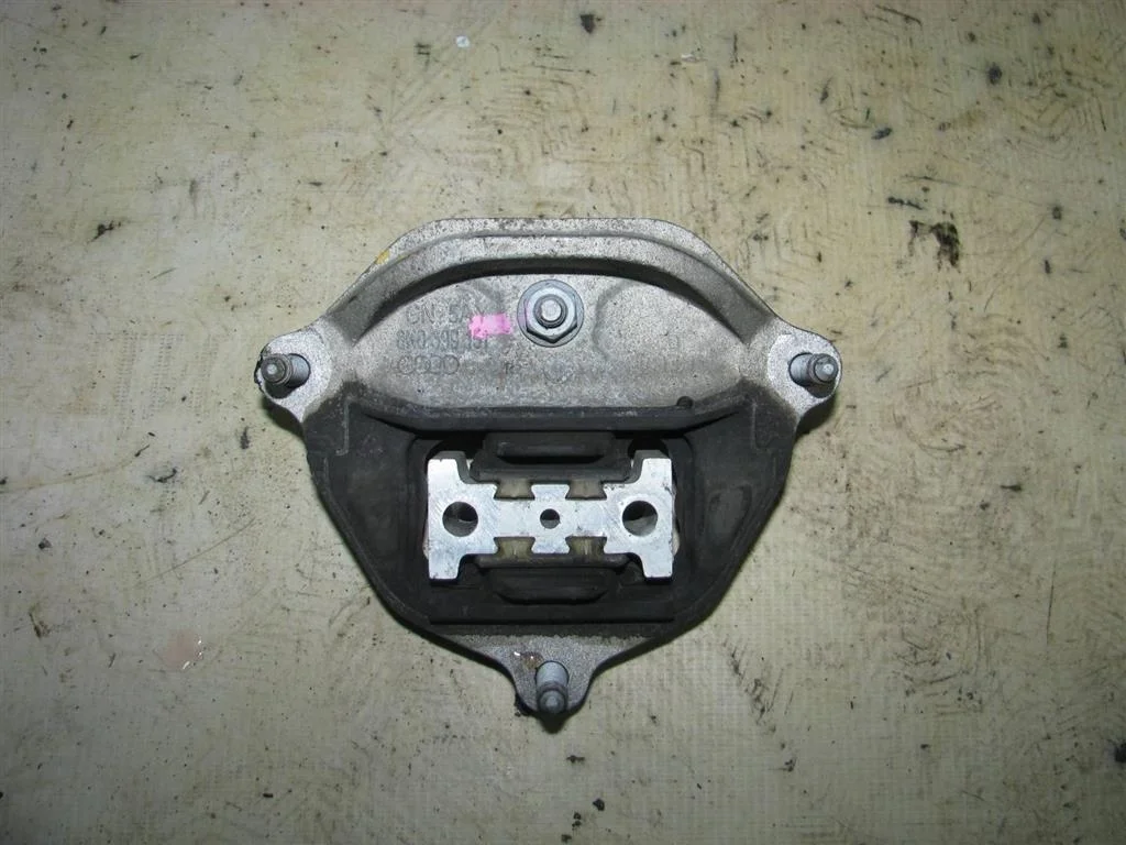 опора кпп Audi A5 /S5 Coupe/Sportback - R