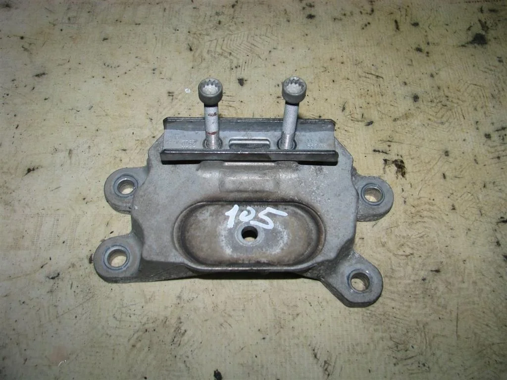 кронштейн опоры кпп Audi A5 /S5 Coupe/Sportback - -