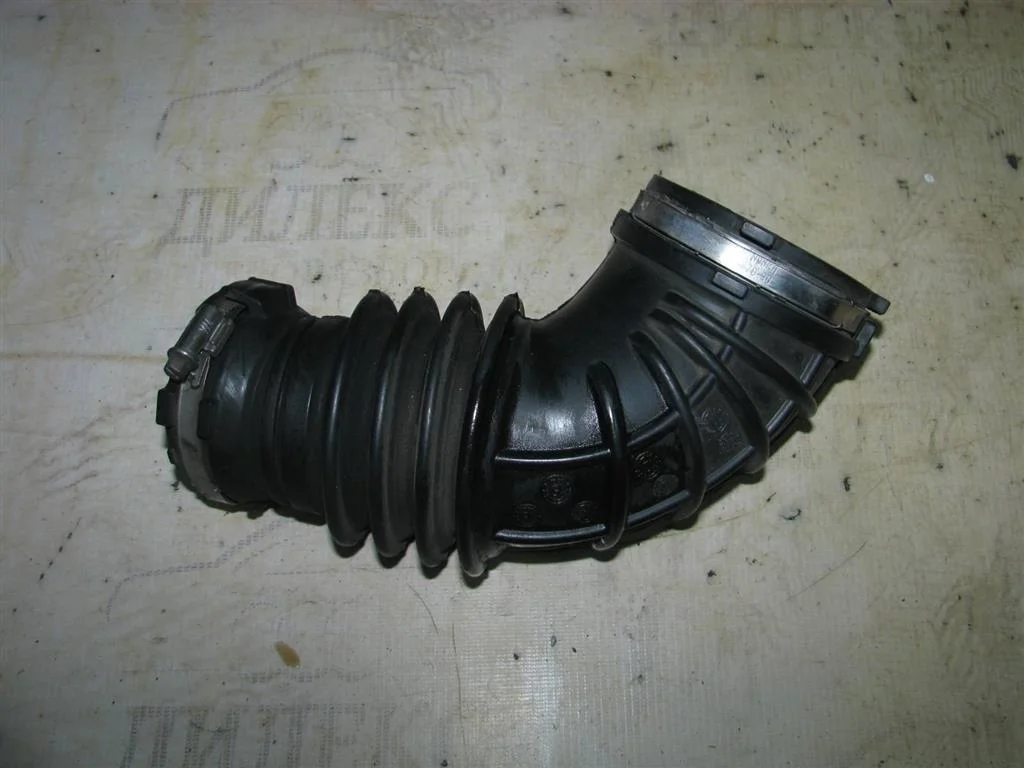 патрубок воздушного фильтра Audi A5 /S5 Coupe/Sportback - -