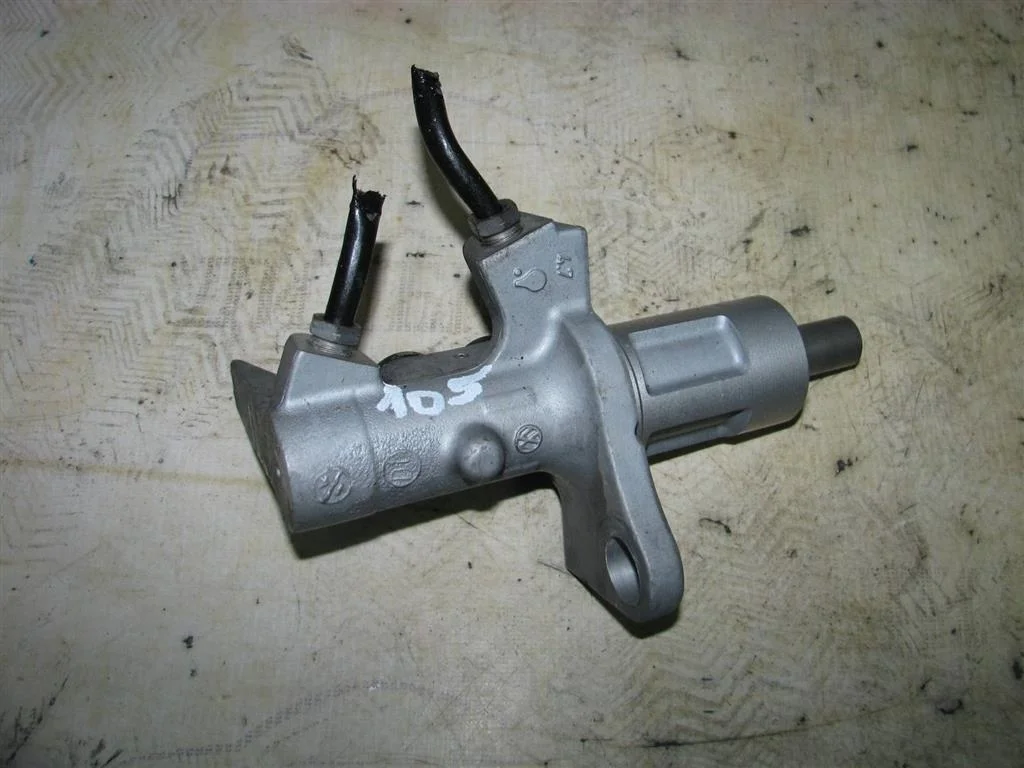 цилиндр тормозной главный Audi A5 /S5 Coupe/Sportback - -