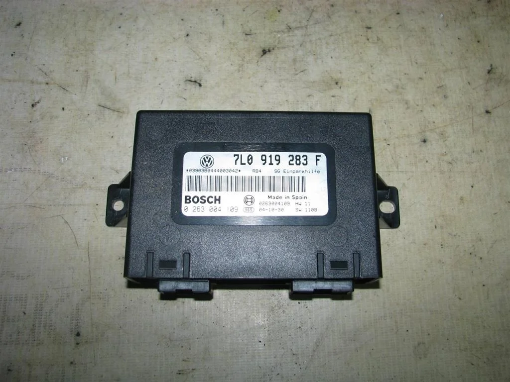 блок управления парктроником VW Touareg 2002-2010 - -