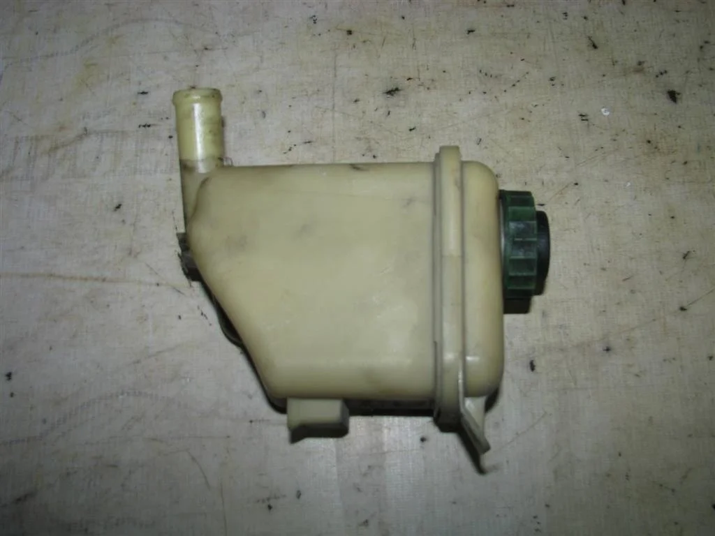 бачок гидроусилителя VW Touareg 2002-2010 - -