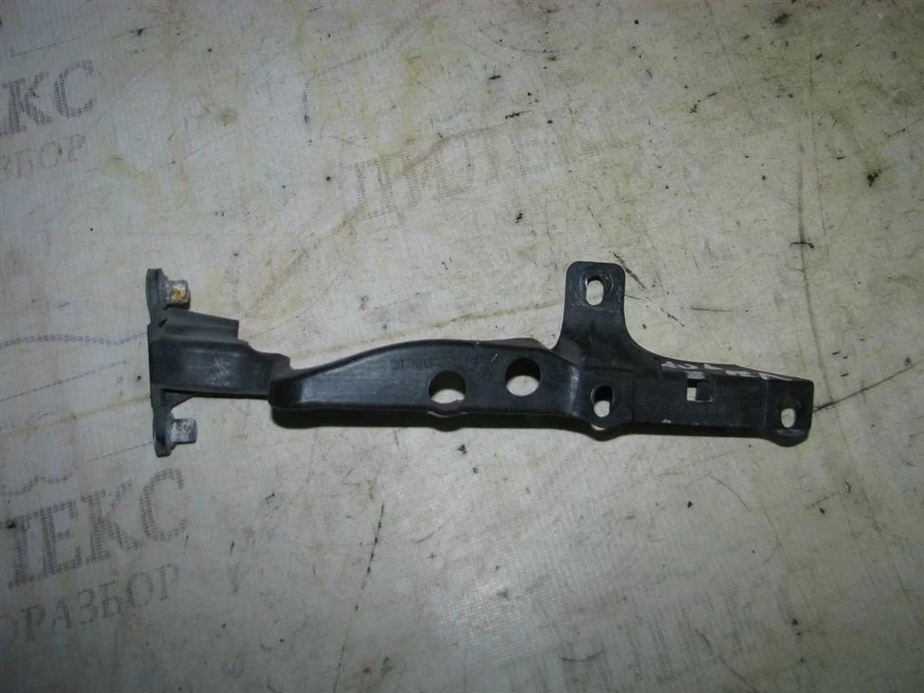 кронштейн фары VW Touareg 2002-2010 L -