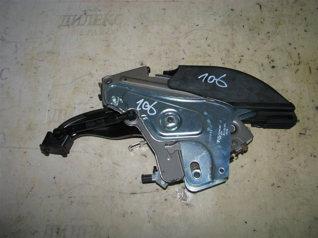 рычаг стояночного тормоза VW Touareg 2002-2010 - -