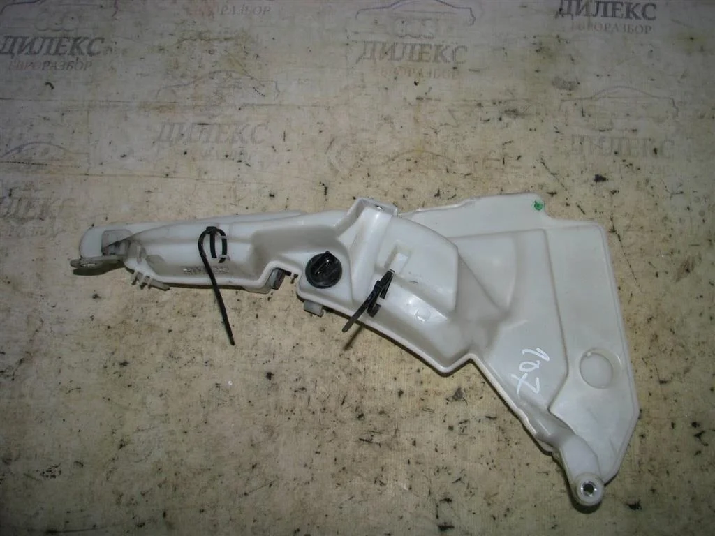 бачок омывателя лобового стекла Audi A6 (C6 4F) 2004-2011 - -