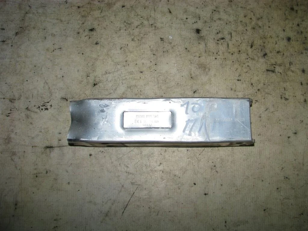 кронштейн усилителя переднего бампера Audi A6 (C6 4F) 2004-2011 L F