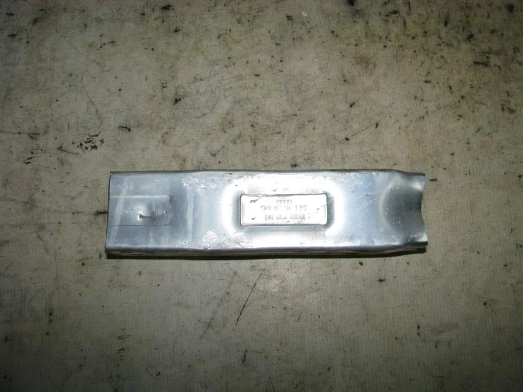 кронштейн усилителя переднего бампера Audi A6 (C6 4F) 2004-2011 R F