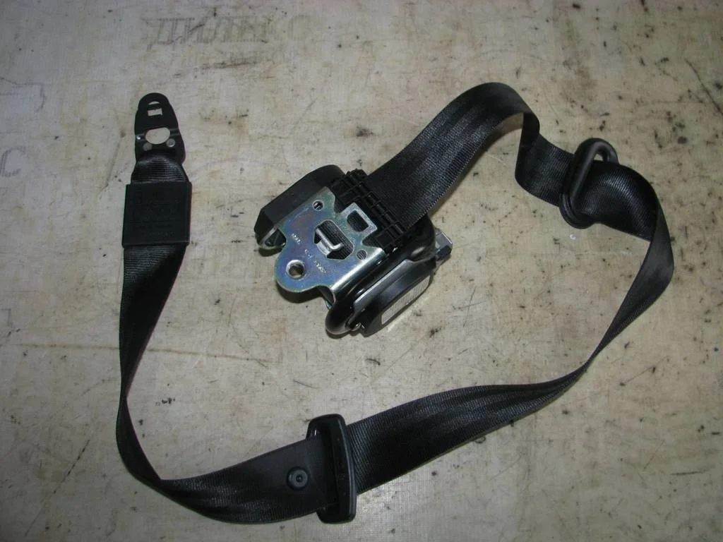 ремень безопасности Audi A6 (C6 4F) 2004-2011 L F