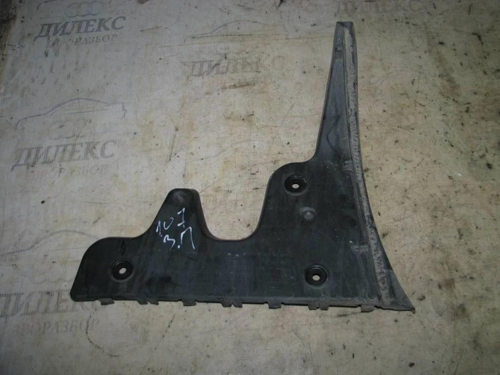 направляющая заднего бампера Audi A6 (C6 4F) 2004-2011 R R