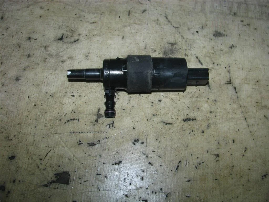 насос омывателя фар Audi A4 (B8) 2007-2015 - -