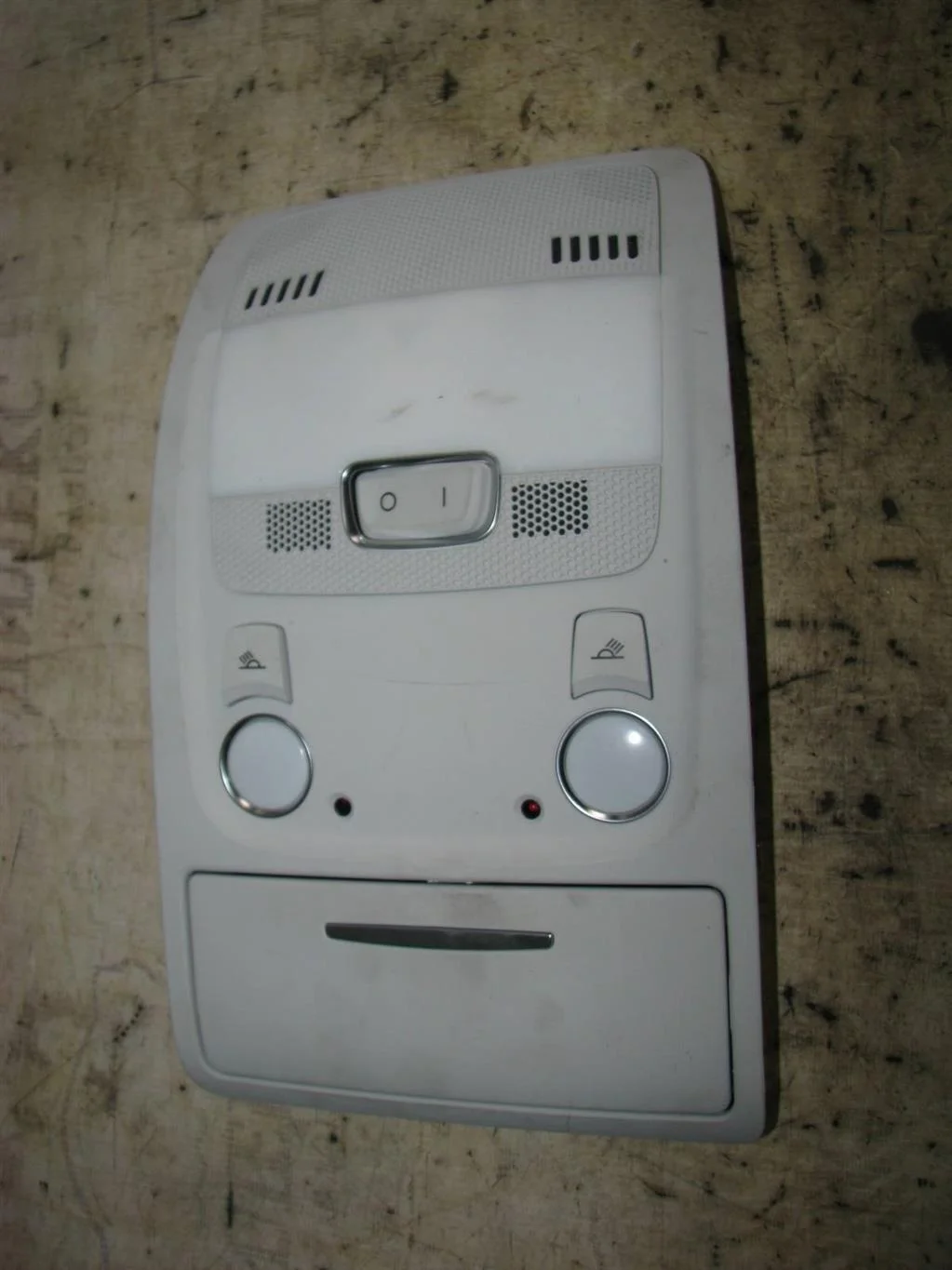 плафон салонный Audi A4 (B8) 2007-2015 - -