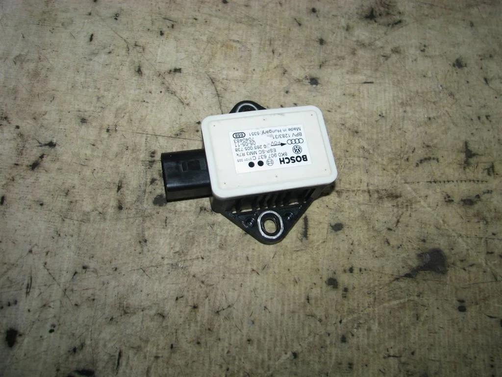 датчик ускорения Audi A4 (B8) 2007-2015 - -