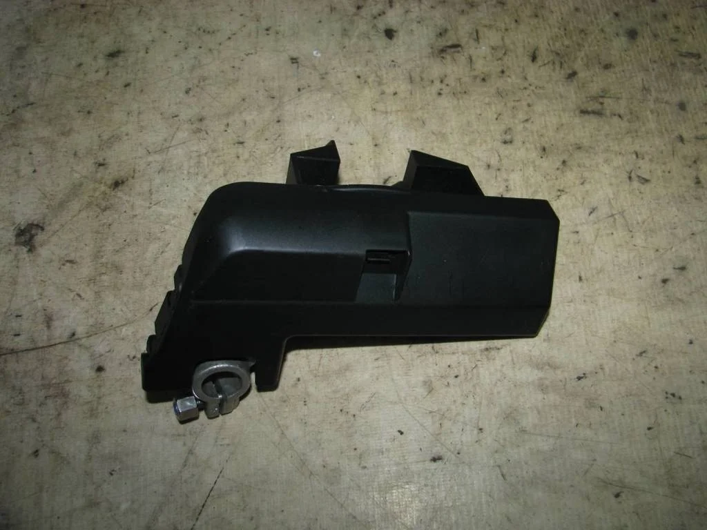 клемма аккумулятора плюс Audi A4 (B8) 2007-2015 - -